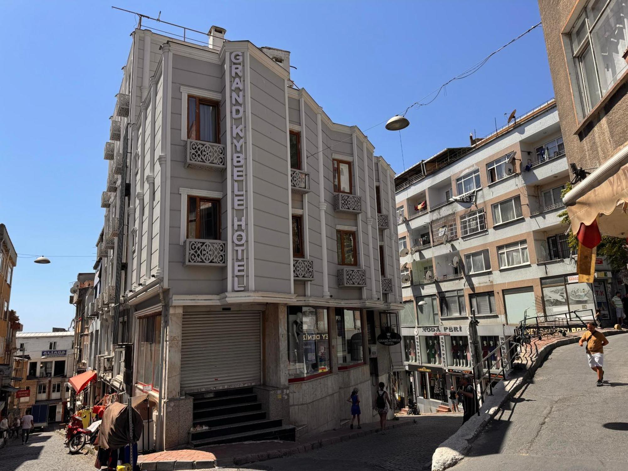 Grand Kybele Hotel Istanbul Exterior photo