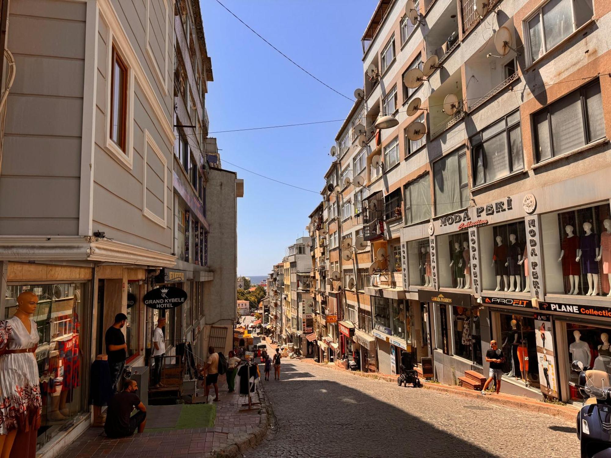 Grand Kybele Hotel Istanbul Exterior photo